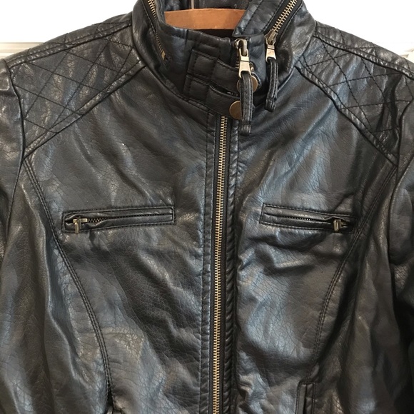 Sharp Looking Jacket - Picture 2 of 6